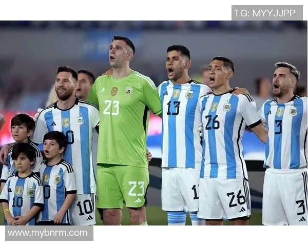 后起之秀足球明星崛起之路探索新一代球员的成长与挑战