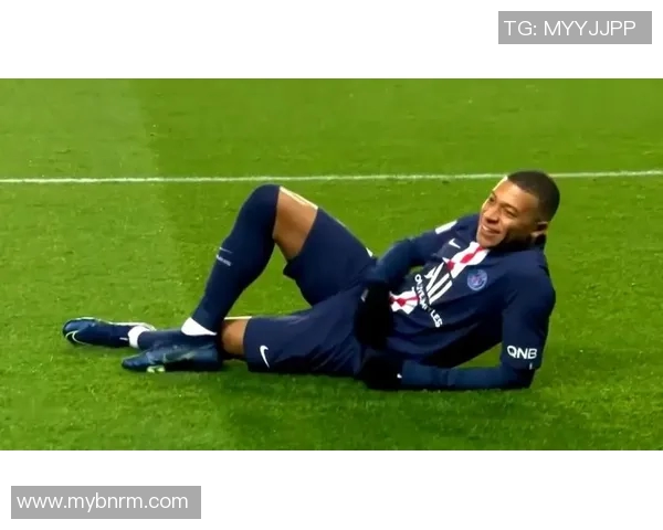 足球女明星可爱瞬间大集合让你心动不已的甜美笑容与迷人风采